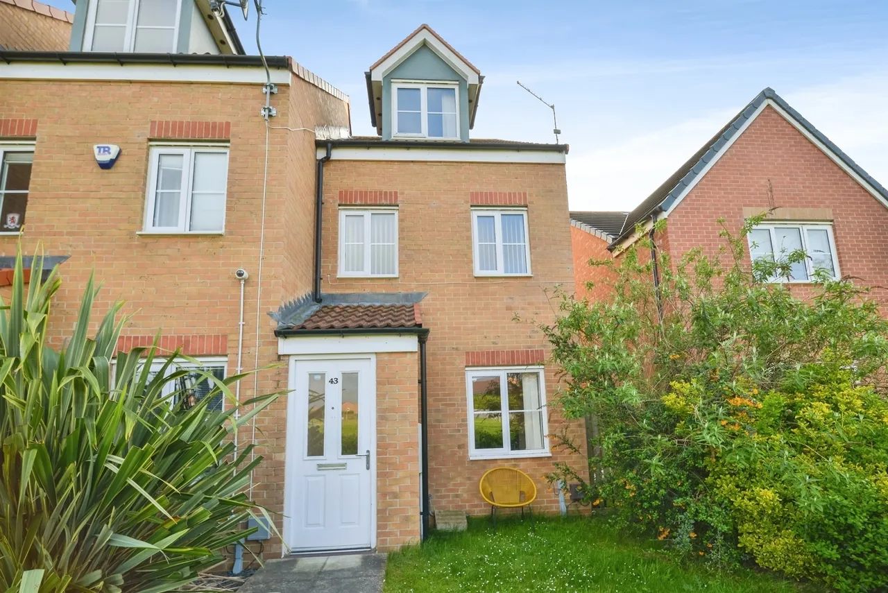 3 bed house for sale — Bancroft Drive, Ingleby Barwick, Stockton-On-Tees