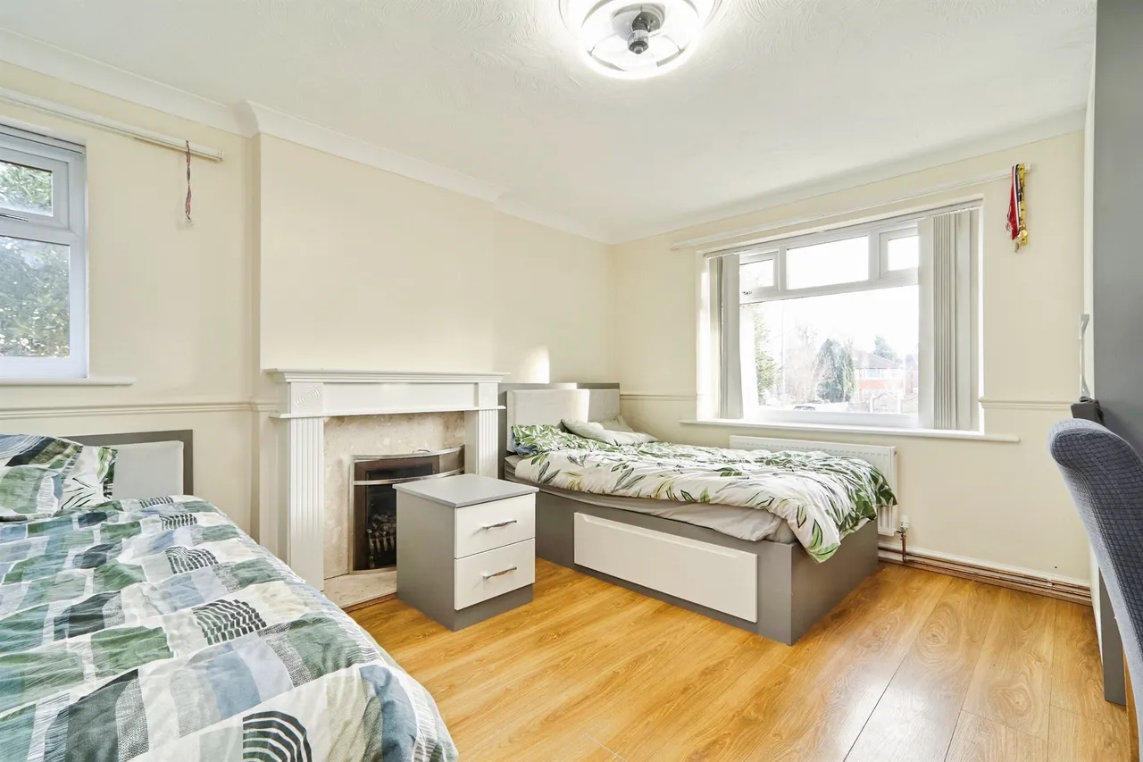 Grange Park Road, Leeds, photo 3