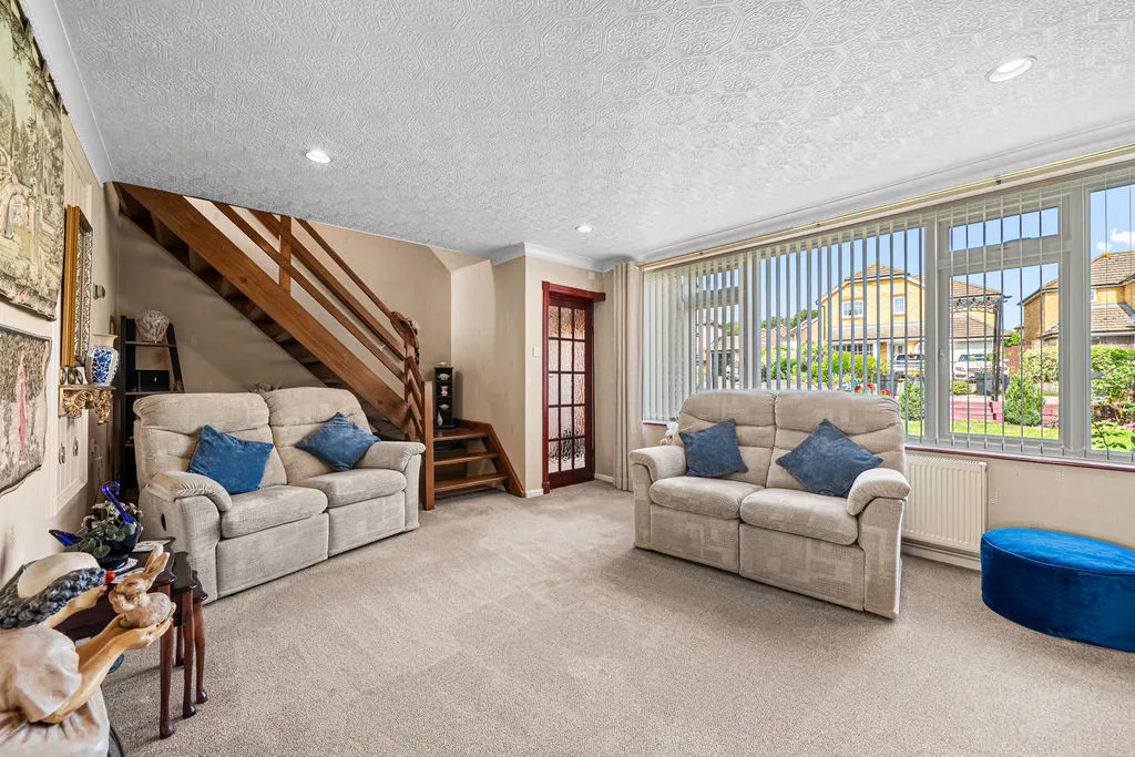 Hanworth Lane, Chertsey KT16 9JX, photo 5