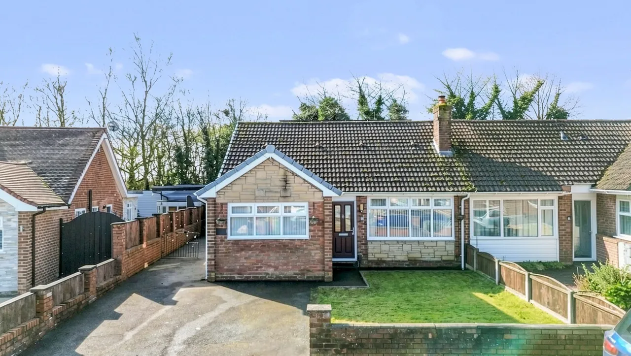 3 bed house for sale — Abbots Hall Avenue, Clock Face, St. Helens, St. Helens, WA9 4UX