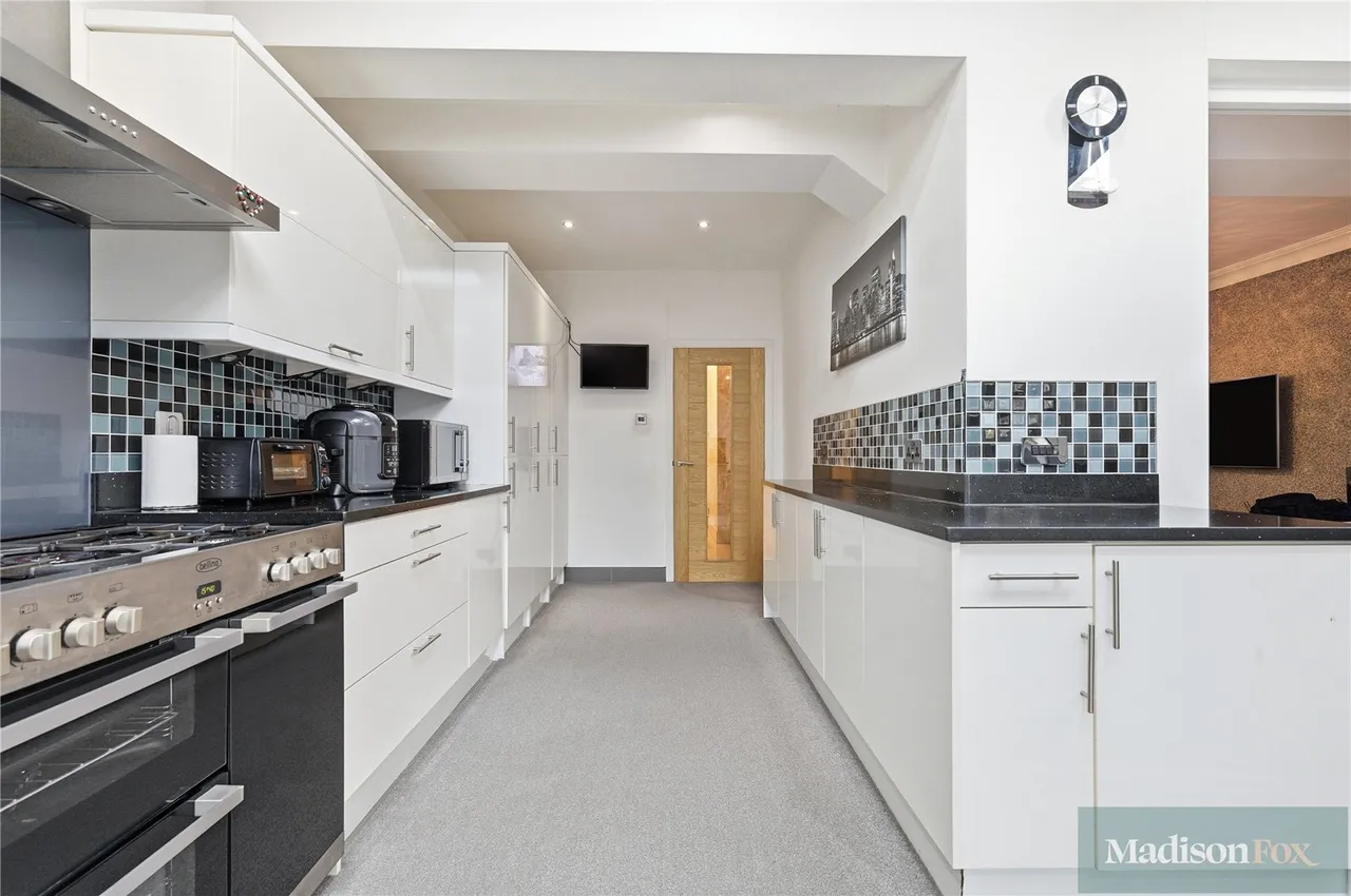 Greenleafe Drive, Ilford, IG6, photo 11