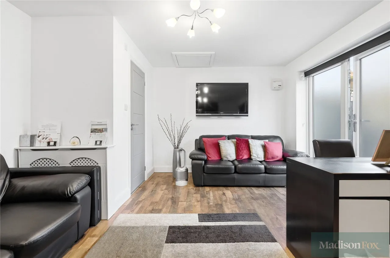 Greenleafe Drive, Ilford, IG6, photo 28