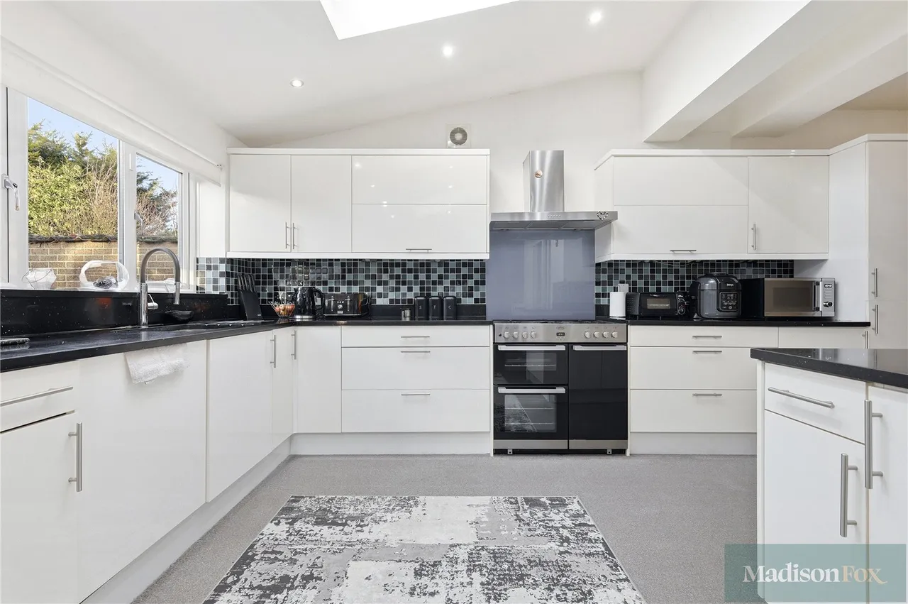 Greenleafe Drive, Ilford, IG6, photo 13