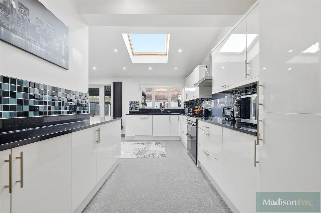Greenleafe Drive, Ilford, IG6, photo 12