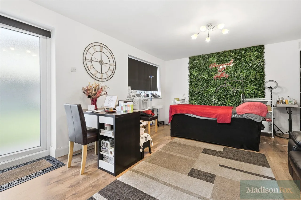 Greenleafe Drive, Ilford, IG6, photo 26