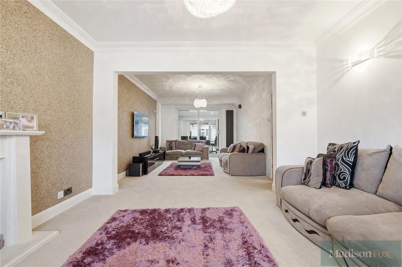 Greenleafe Drive, Ilford, IG6, photo 4