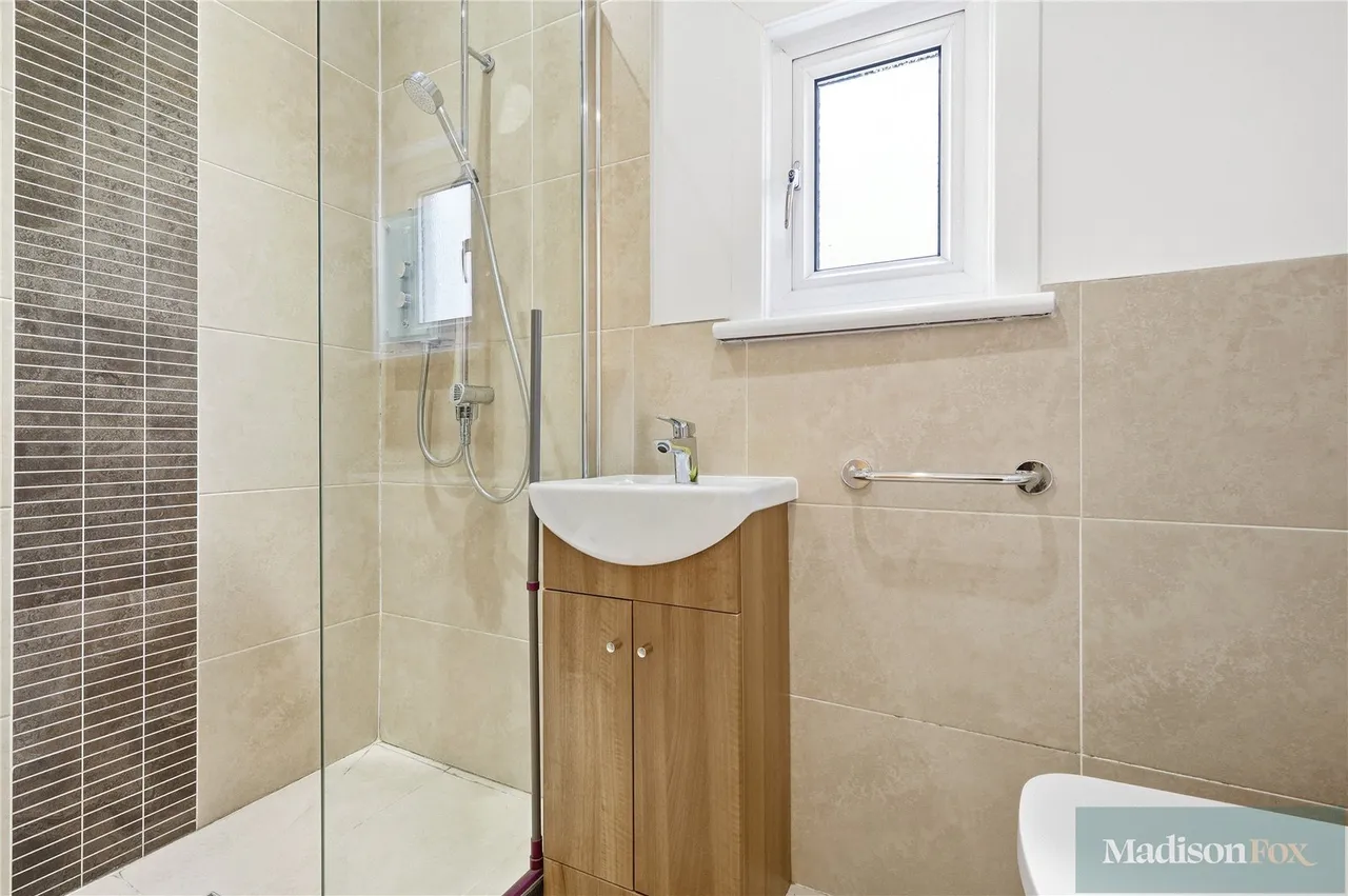 Greenleafe Drive, Ilford, IG6, photo 19