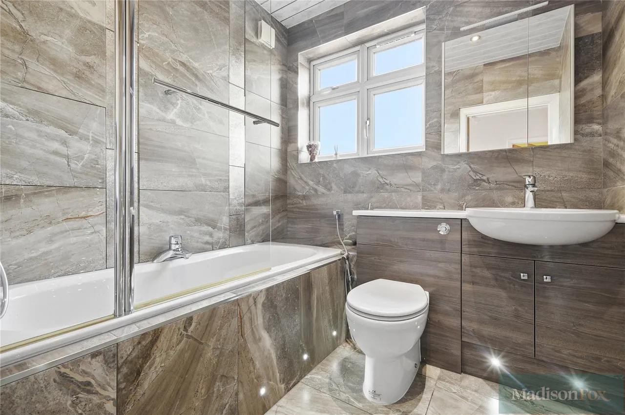 Greenleafe Drive, Ilford, IG6, photo 25
