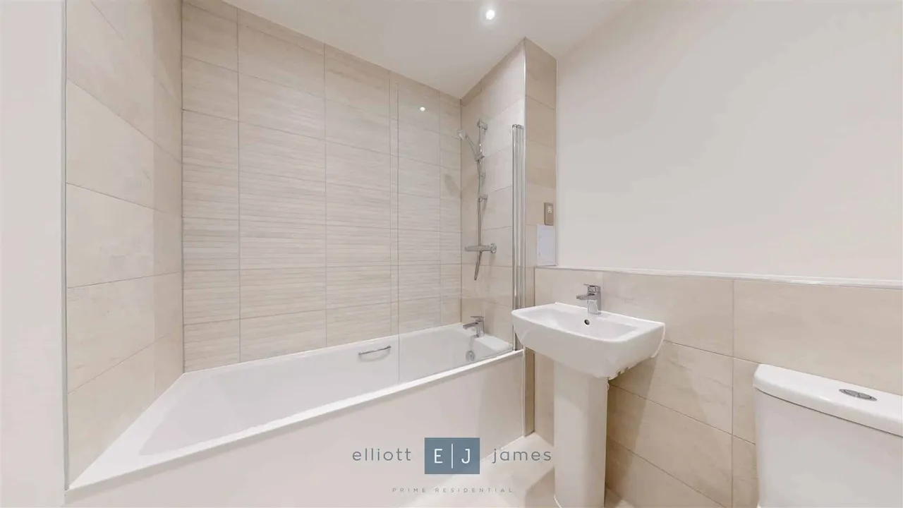 Academy Way, IG10, photo 5