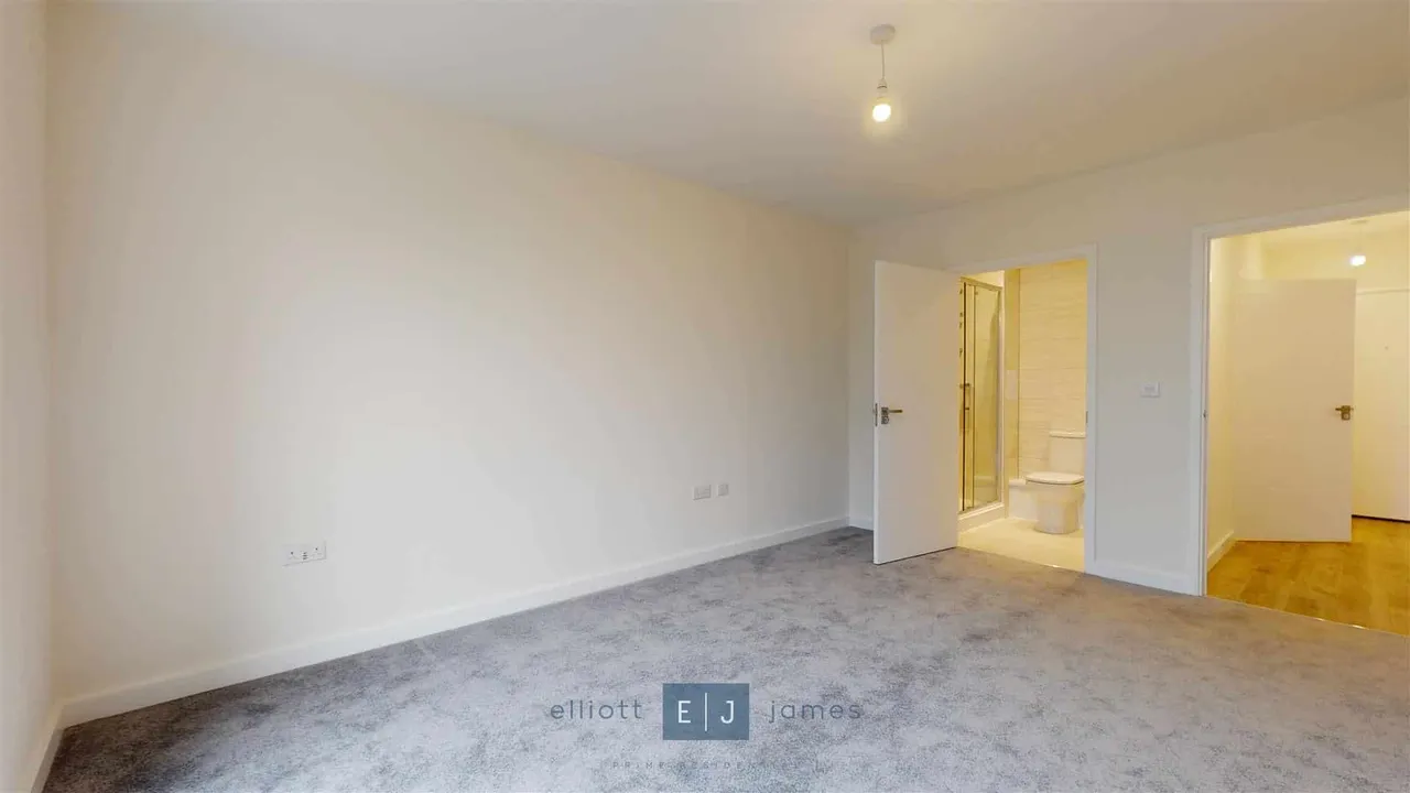 Academy Way, IG10, photo 7