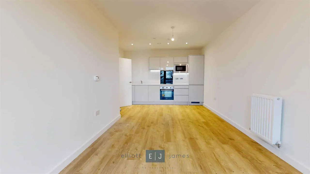 Academy Way, IG10, photo 3