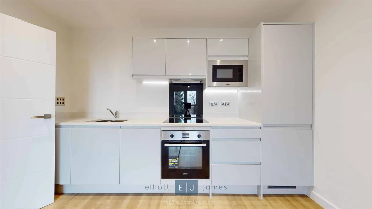 Academy Way, IG10, photo 4