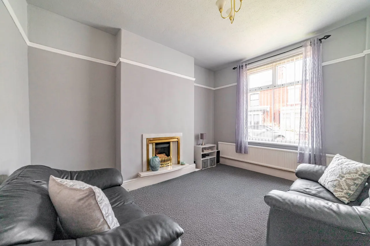 Middleton Road, Hopwood, photo 3