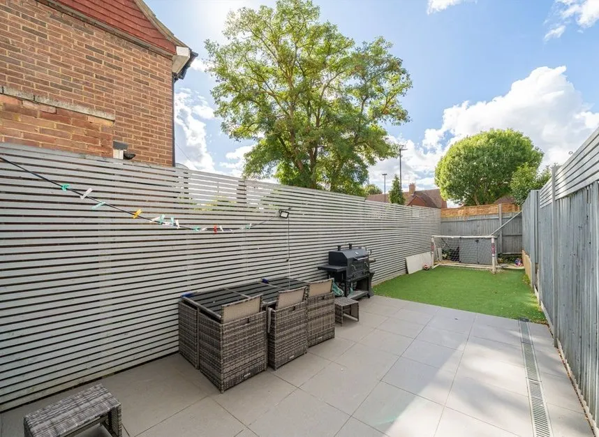 Almond Grove, Brentford, TW8, photo 6
