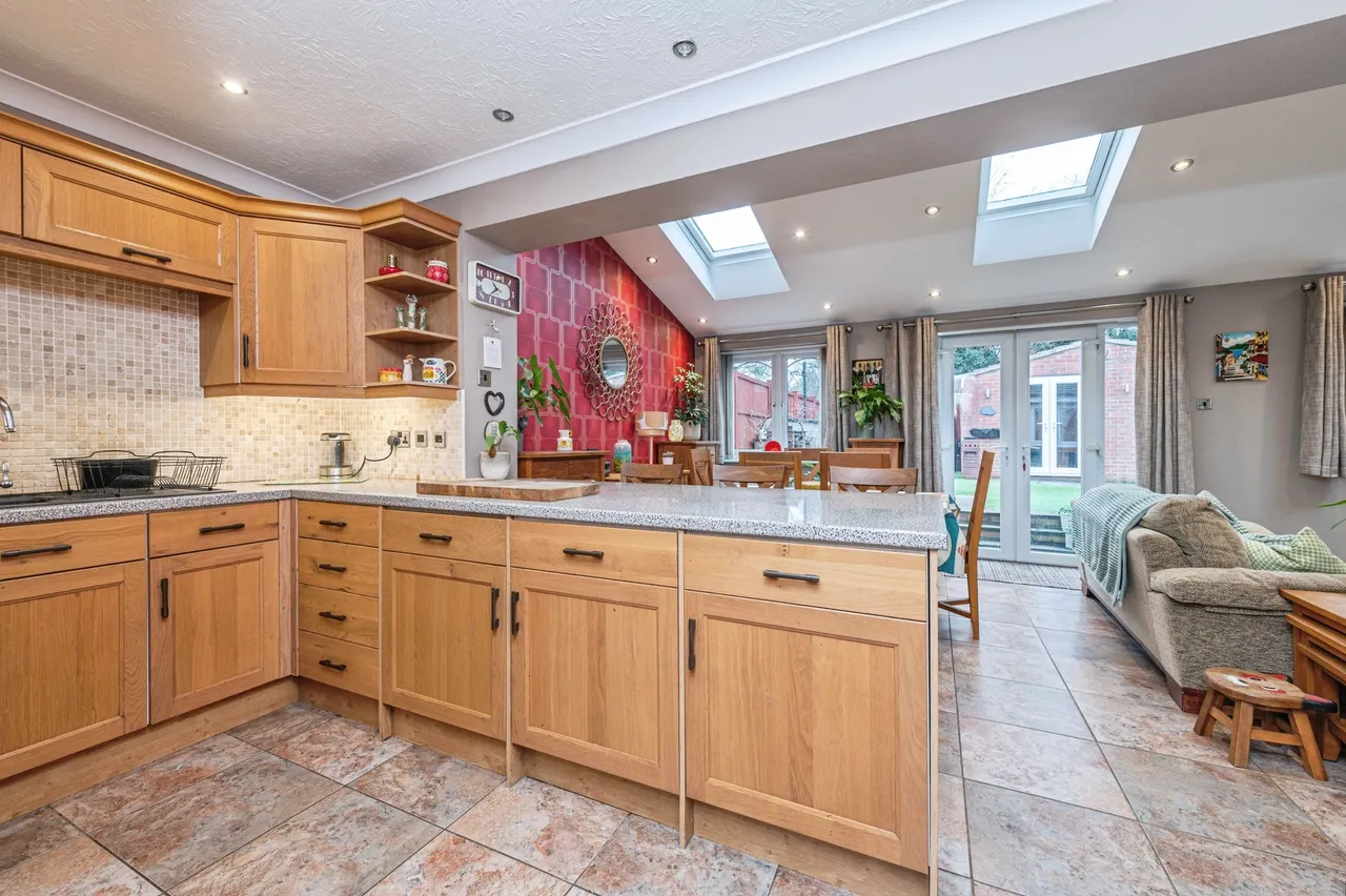 Parklands Drive, Wakefield, photo 3