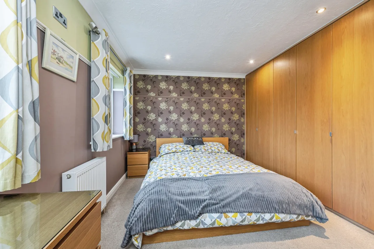 Parklands Drive, Wakefield, photo 8