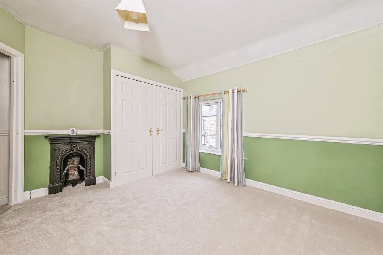 Woodhall Avenue, Bradford, photo 4