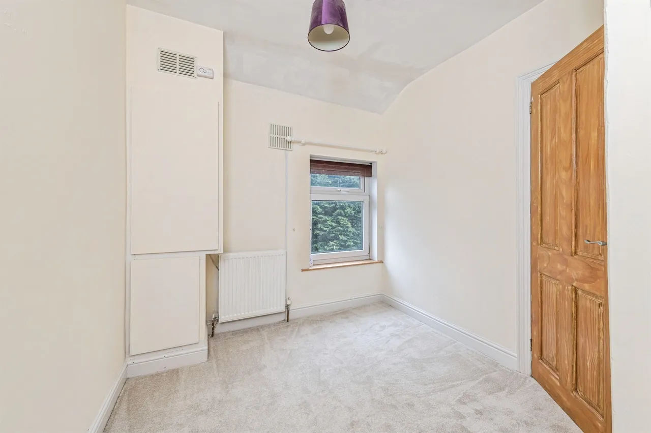Woodhall Avenue, Bradford, photo 8