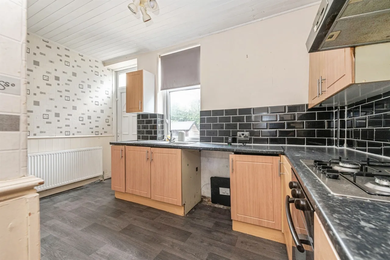 Woodhall Avenue, Bradford, photo 7