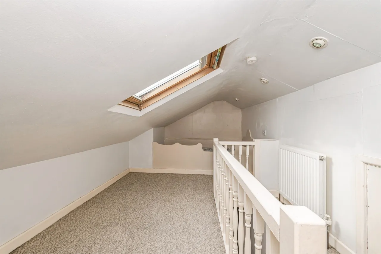 Woodhall Avenue, Bradford, photo 9