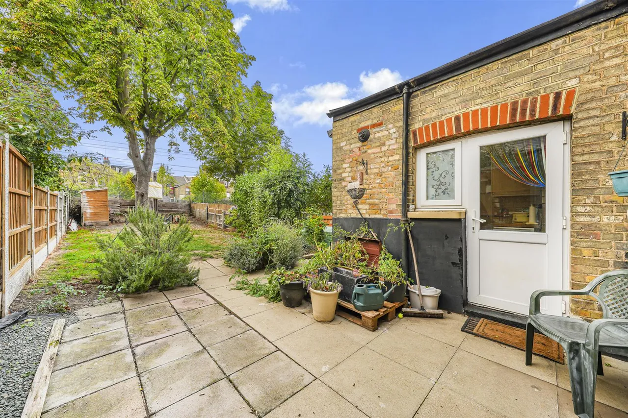 Beech Hall Road, Highams Park, E4, photo 12