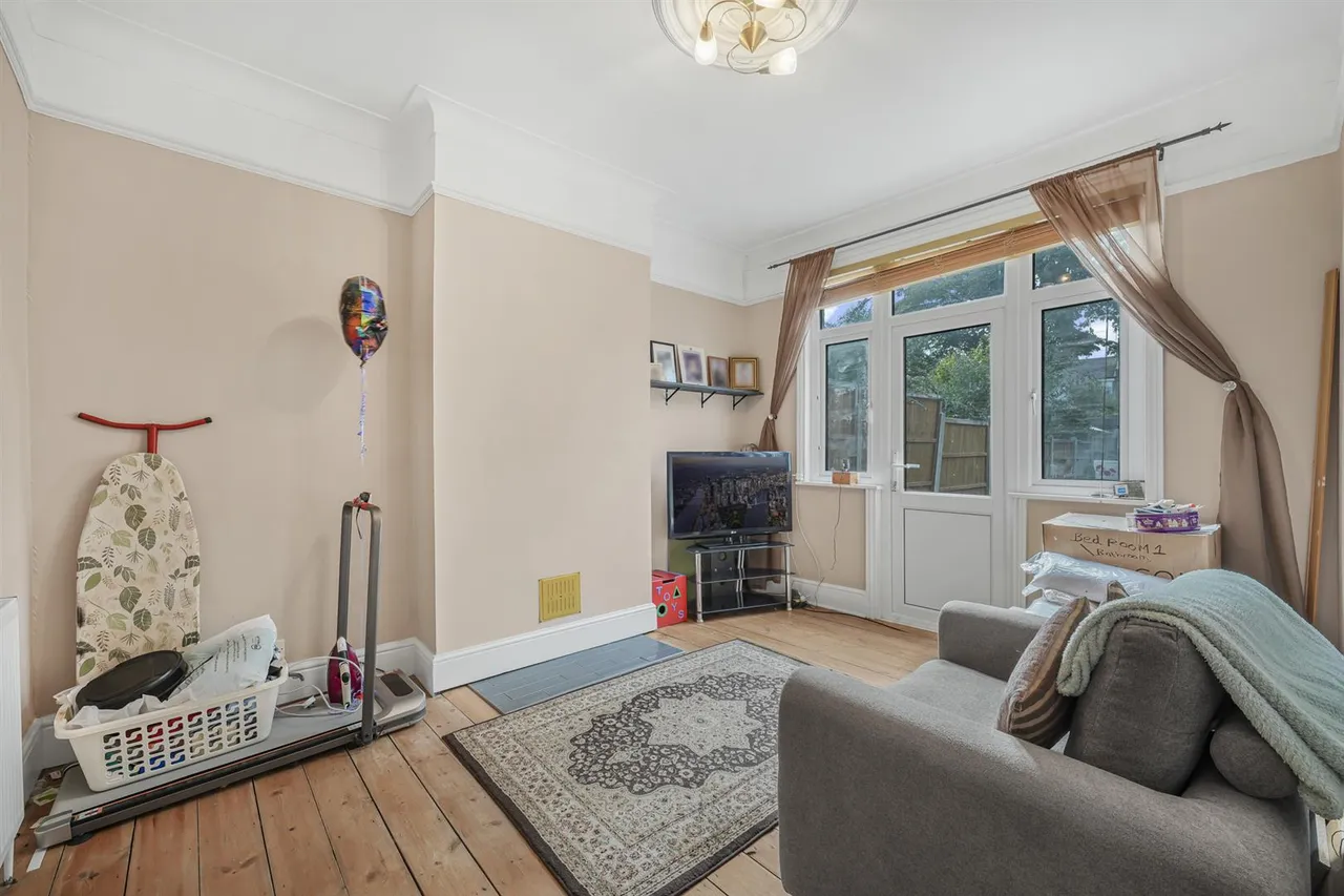 Beech Hall Road, Highams Park, E4, photo 5