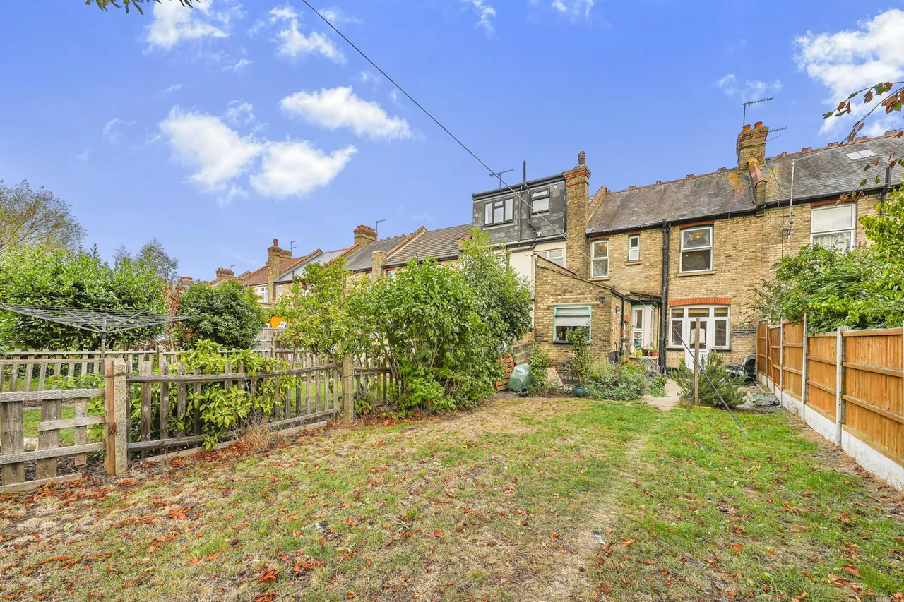Beech Hall Road, Highams Park, E4, photo 14