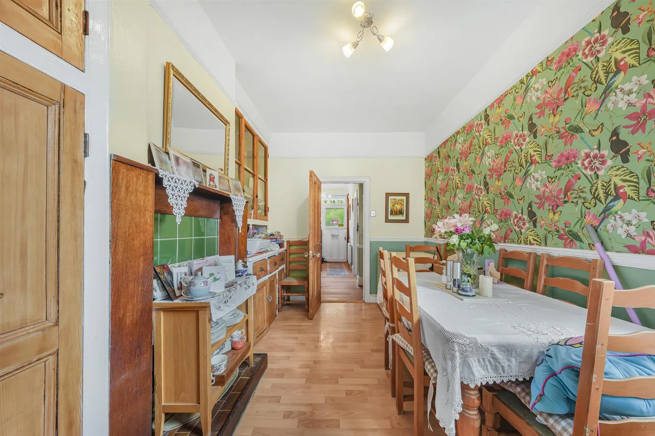 Beech Hall Road, Highams Park, E4, photo 8