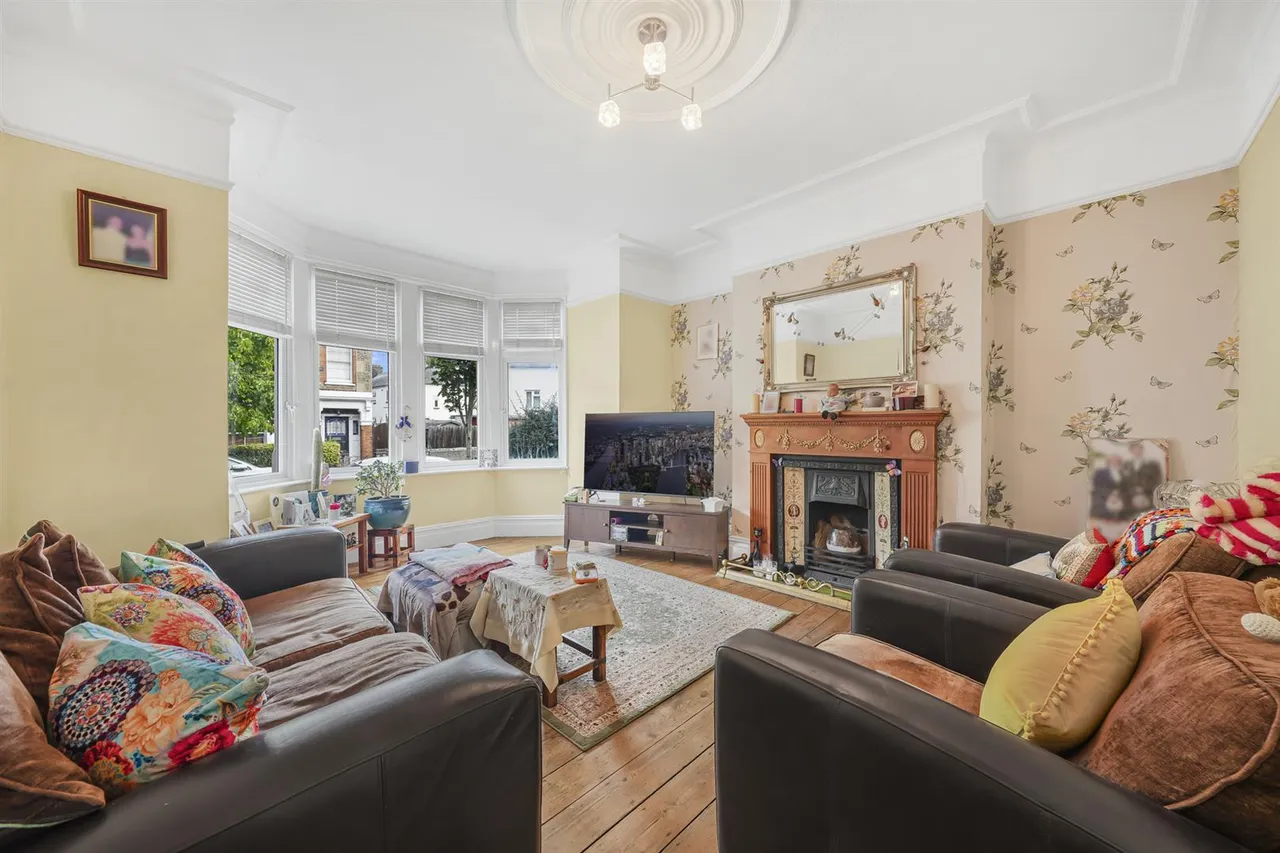 Beech Hall Road, Highams Park, E4, photo 2