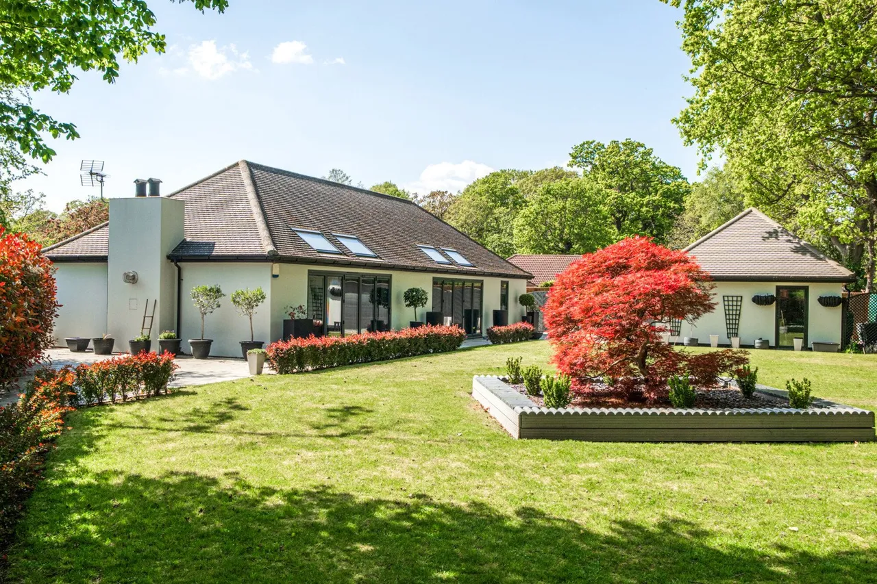 3 bed house for sale — Grove Vale, BR7