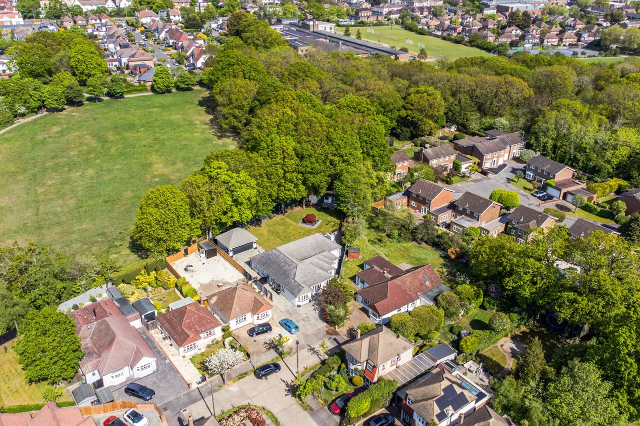 Grove Vale, BR7, photo 23