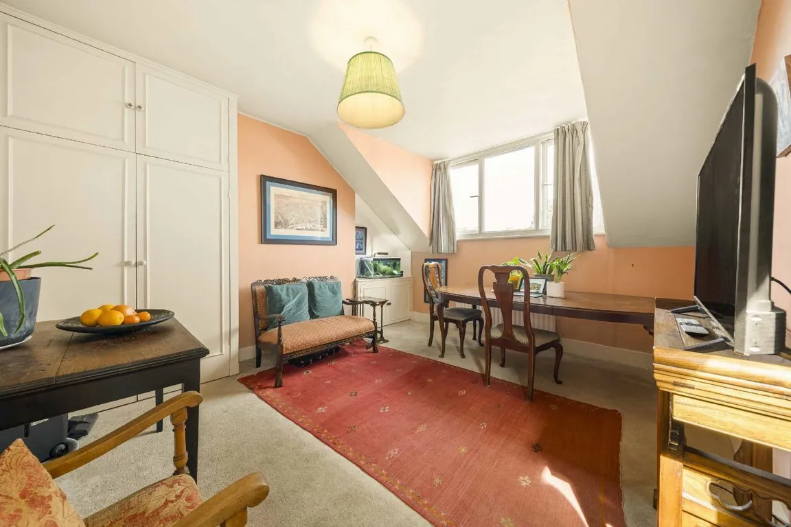 Prentis Road, SW16, photo 2