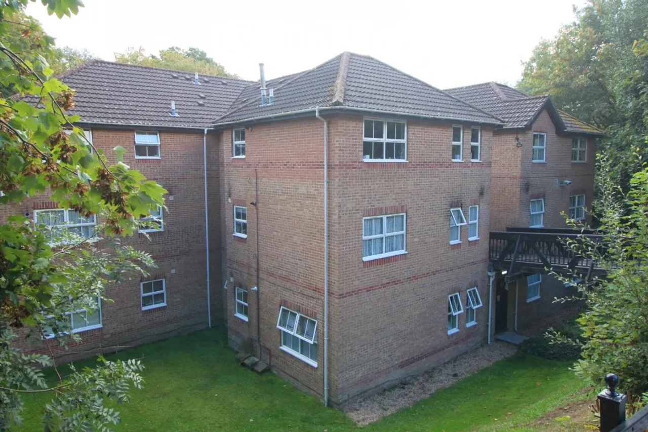 2 bed flat for sale — 66 Middle Road, Southampton