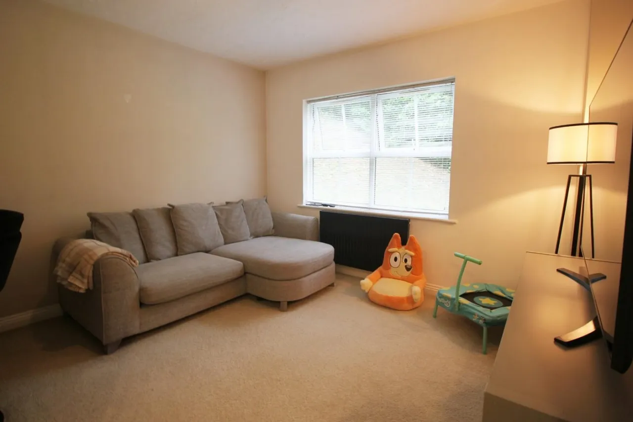66 Middle Road, Southampton, photo 3