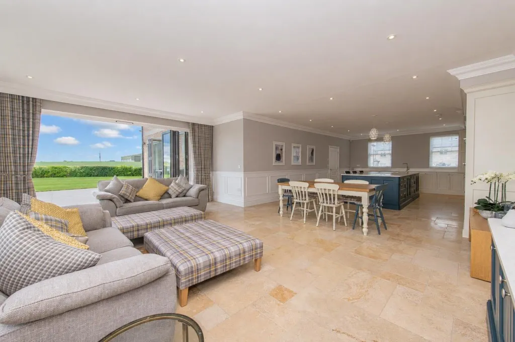 Coles Close, Little Harrowden, photo 21