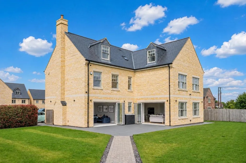 Coles Close, Little Harrowden, photo 54