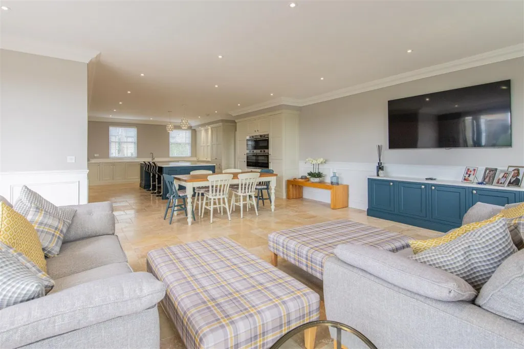 Coles Close, Little Harrowden, photo 20