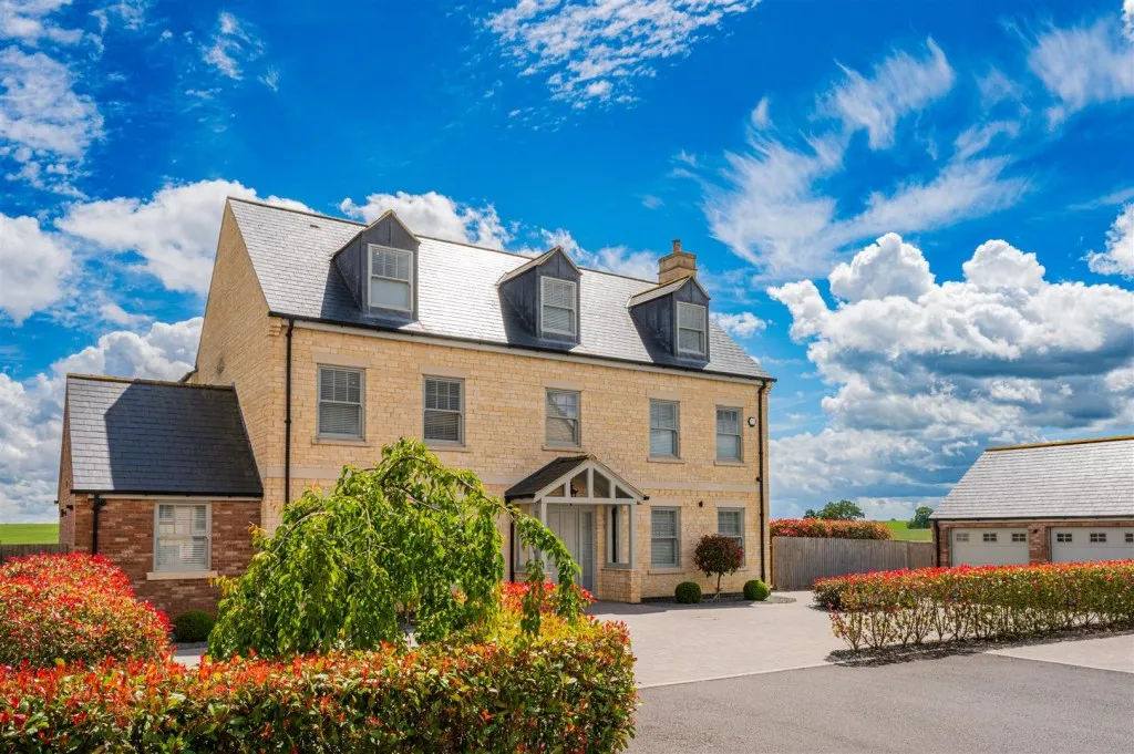 5 bed house for sale, Coles Close, Little Harrowden