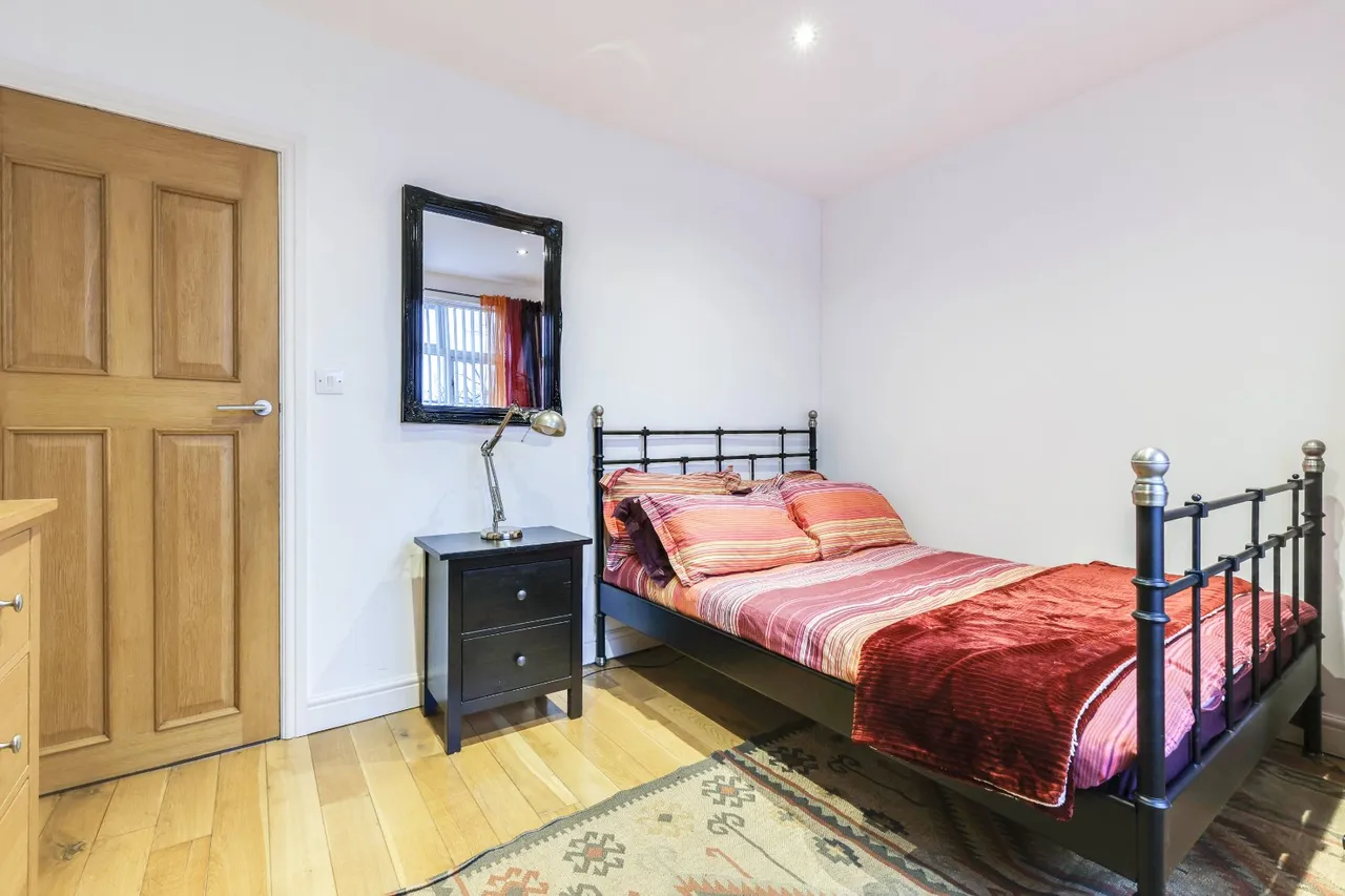 Town Street, Horsforth, LS18, photo 9