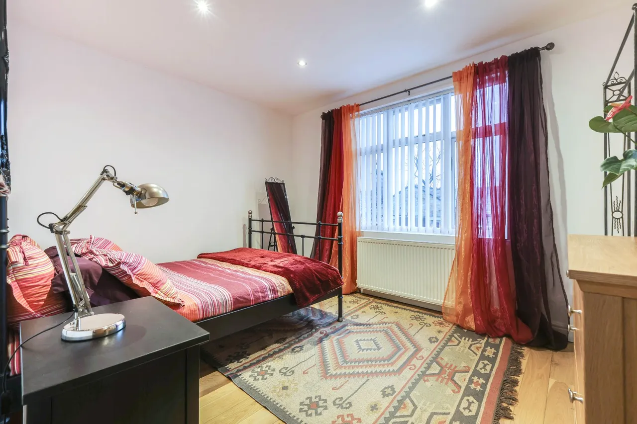 Town Street, Horsforth, LS18, photo 8