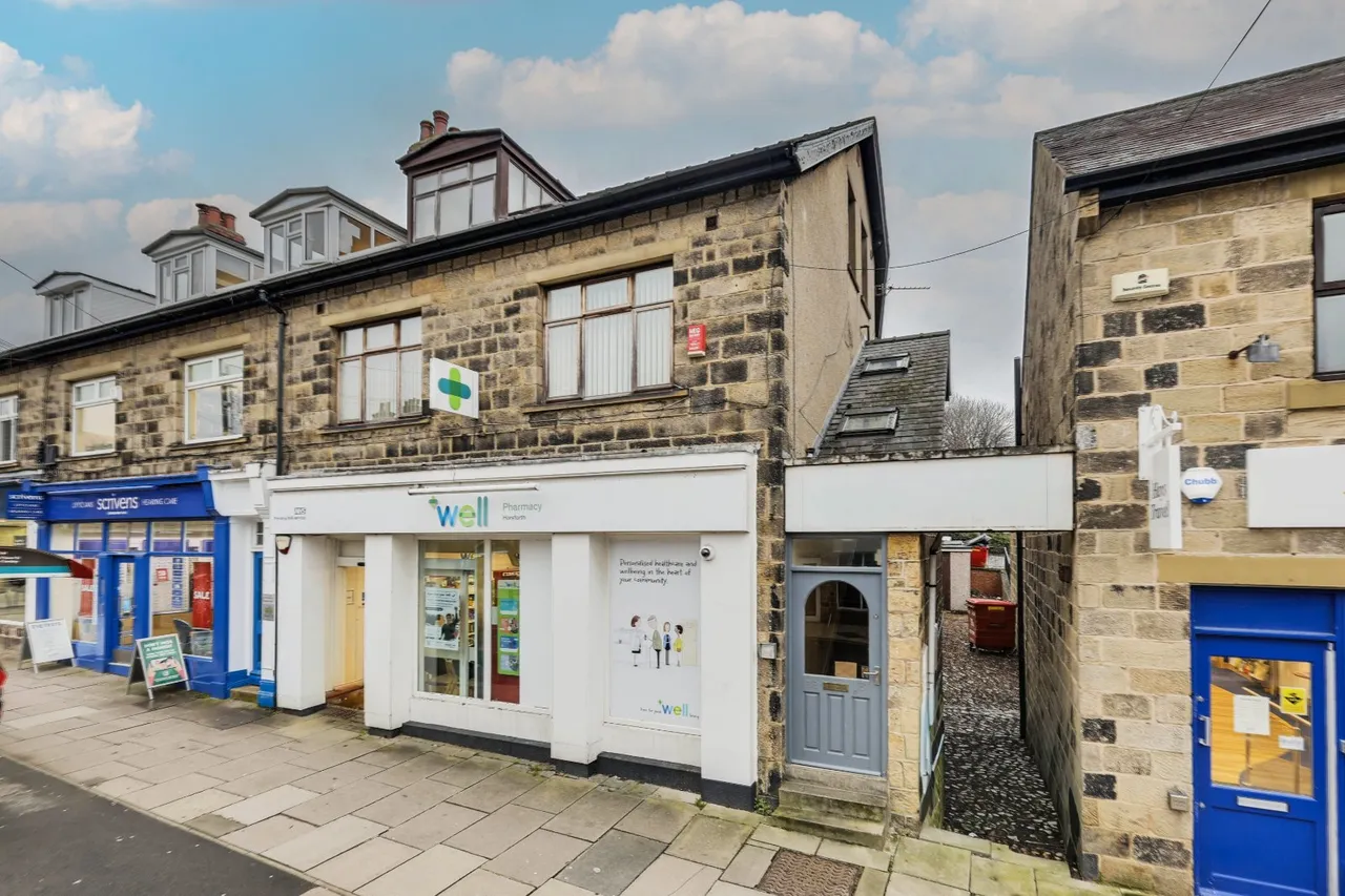 2 bed flat for sale, Town Street, Horsforth, LS18