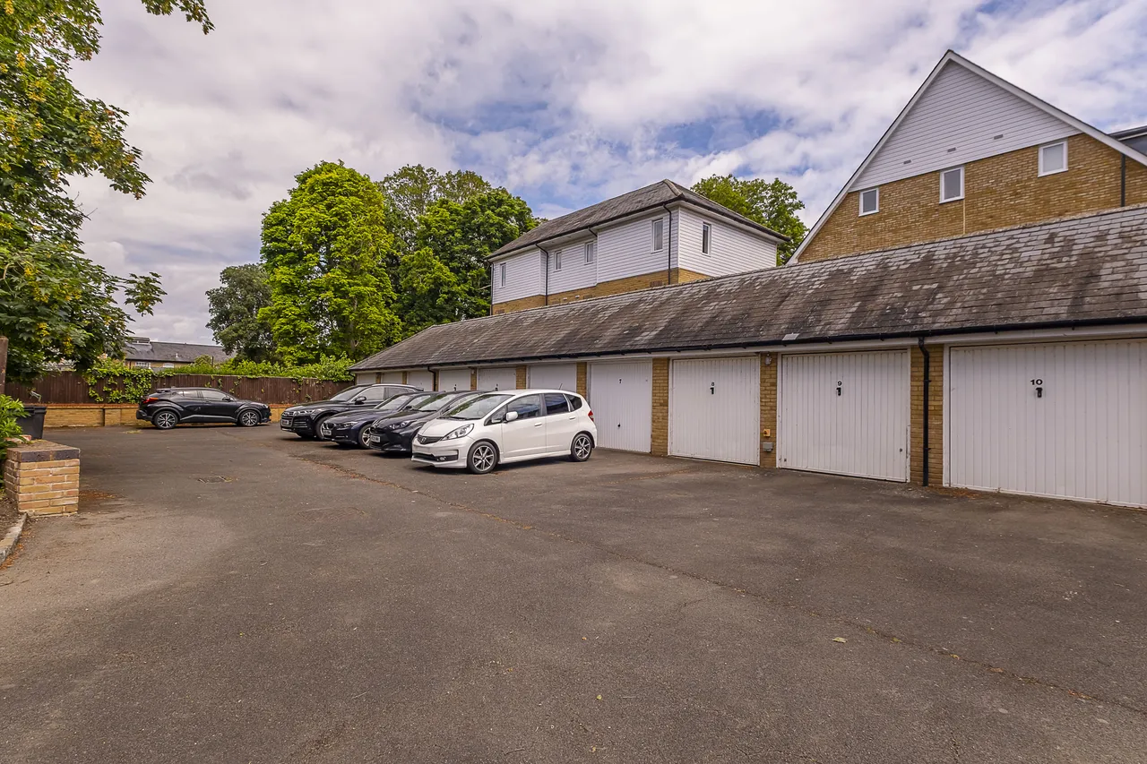 Manor Road, Teddington, TW11, photo 9