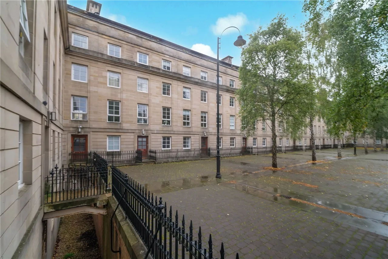 St. Andrews Square, Glasgow, G1, photo 16