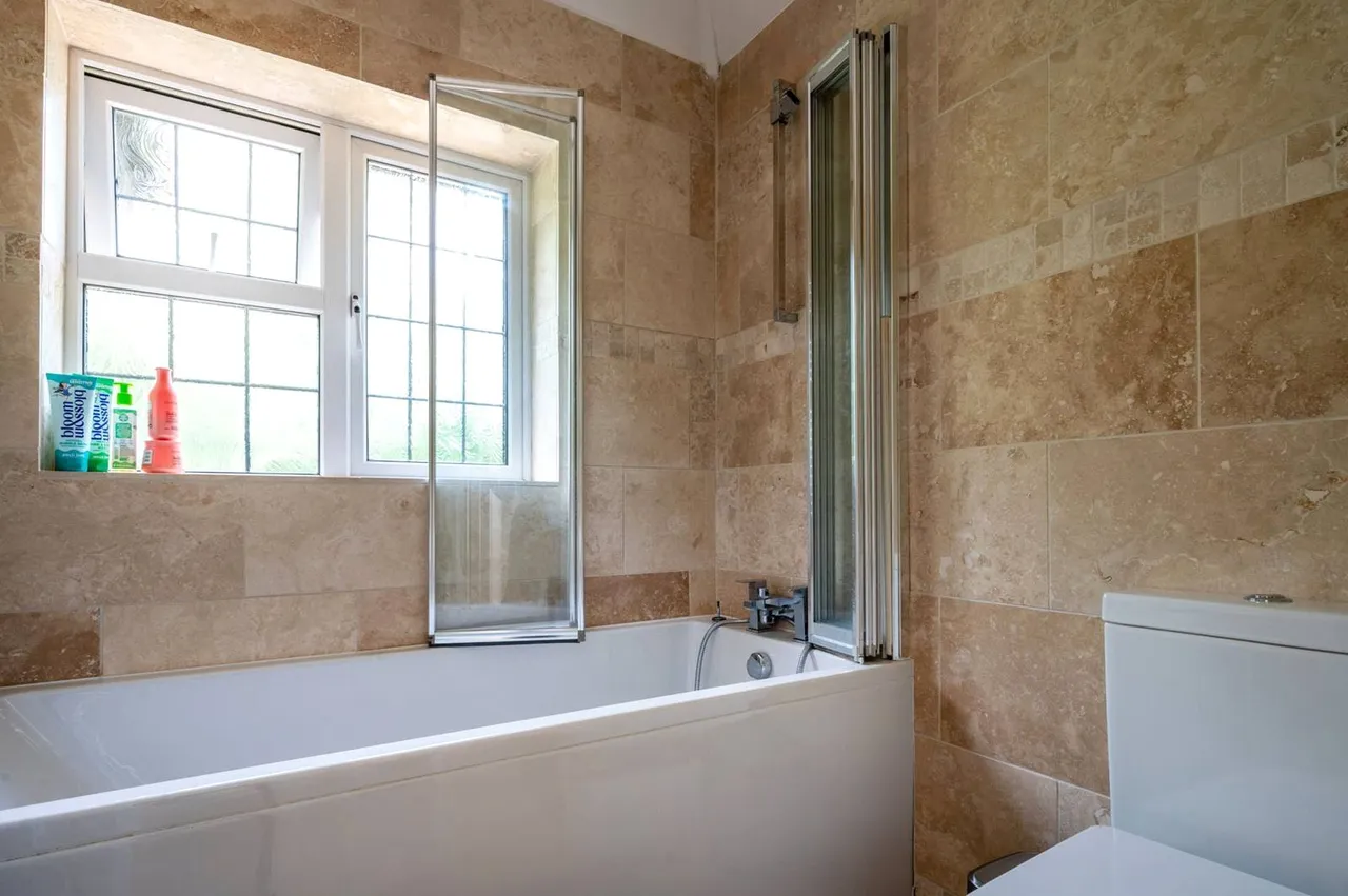 Ash Grove, Guildford, GU2, photo 21