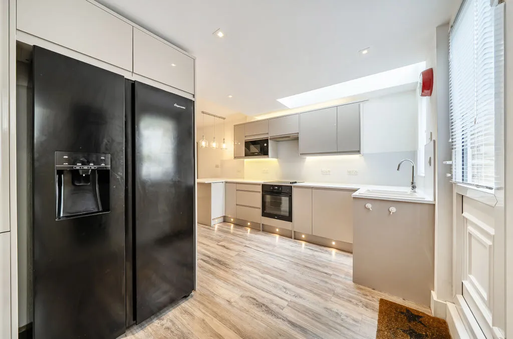 Godstone Road, Kenley CR8 5BD, photo 7