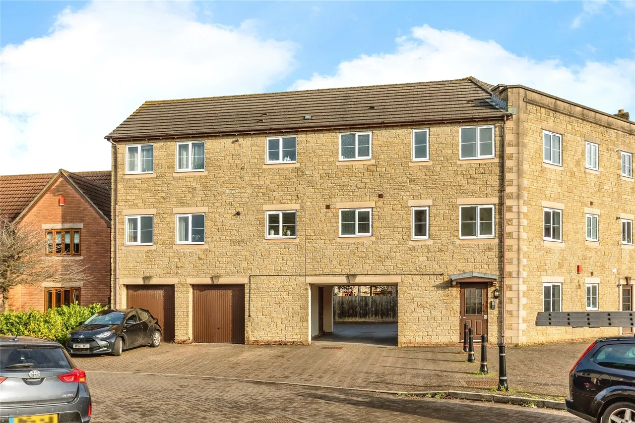 2 bed flat to rent, Market Avenue, St Georges, BS22