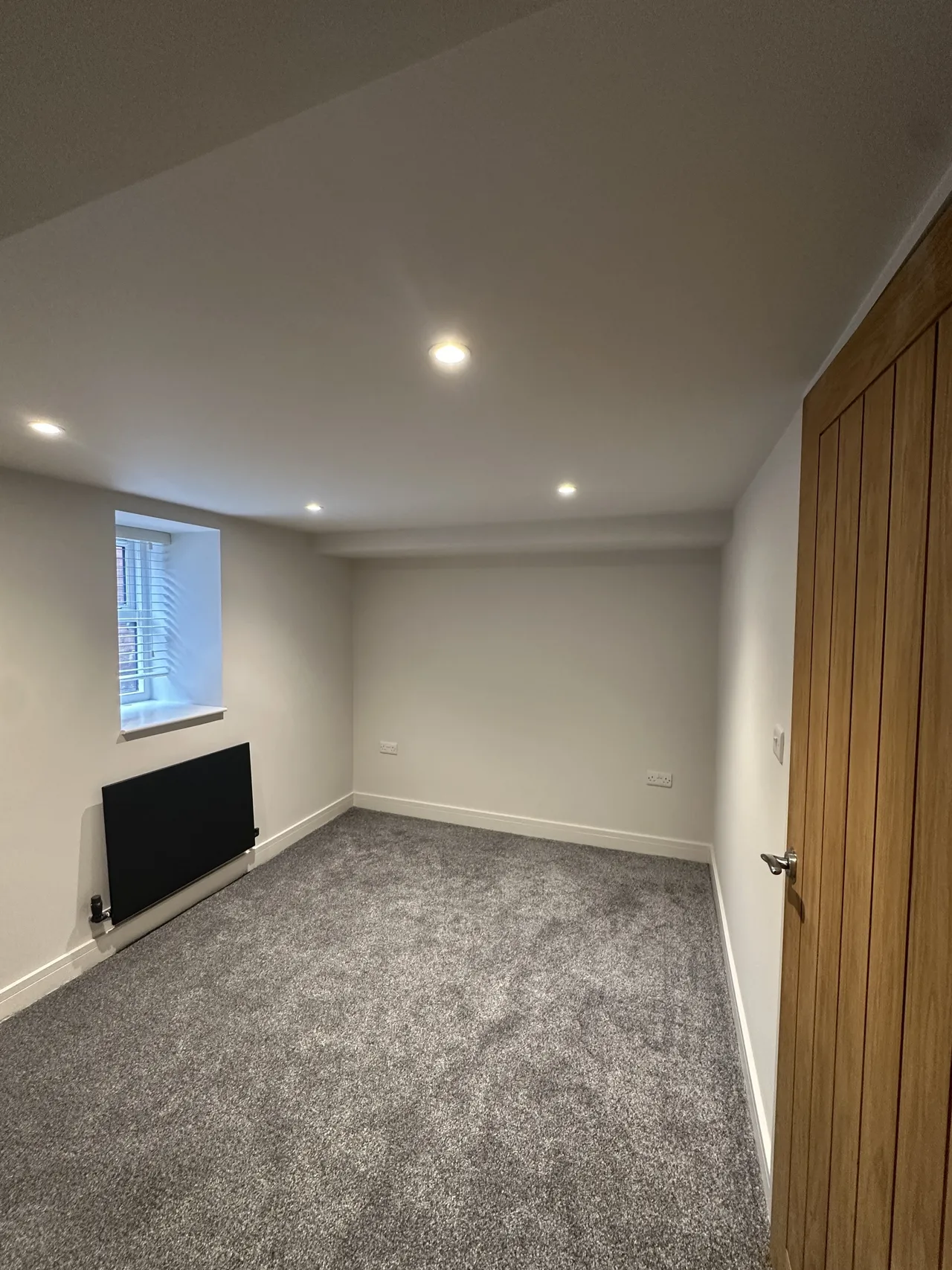 Gwendoline Court, S80, photo 3