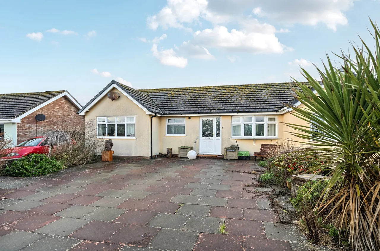2 bed house for sale, Awel Dyfi, Tywyn