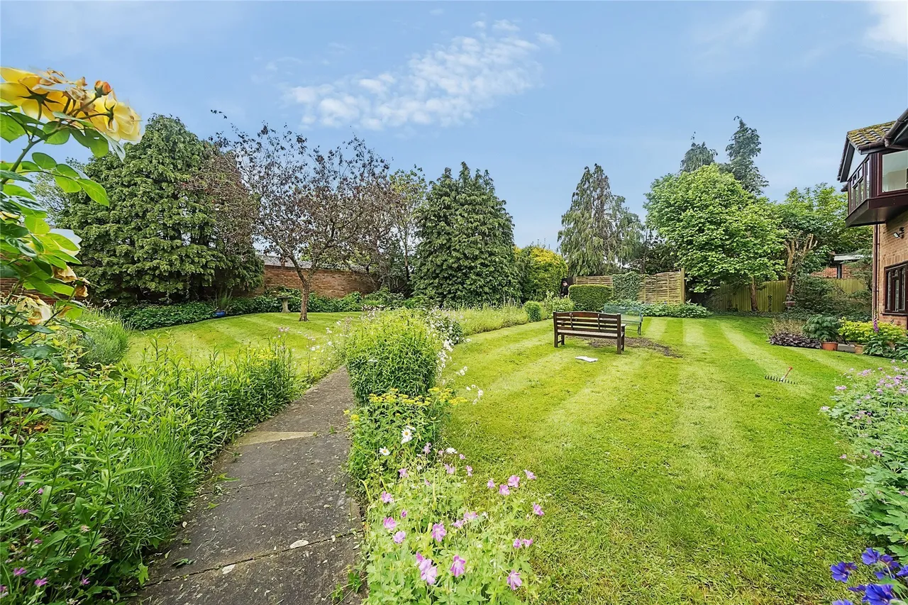 Forge Close, Hayes, BR2, photo 5