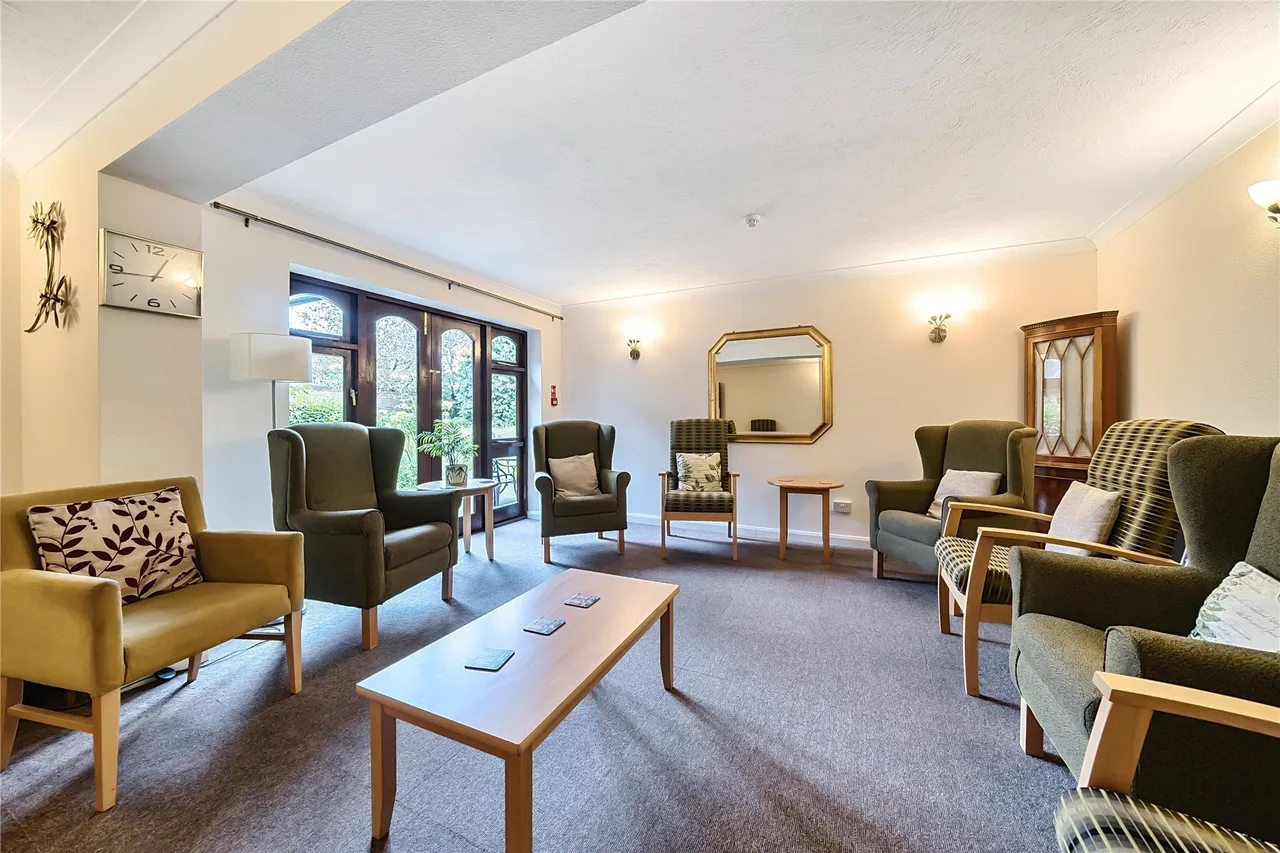Forge Close, Hayes, BR2, photo 8